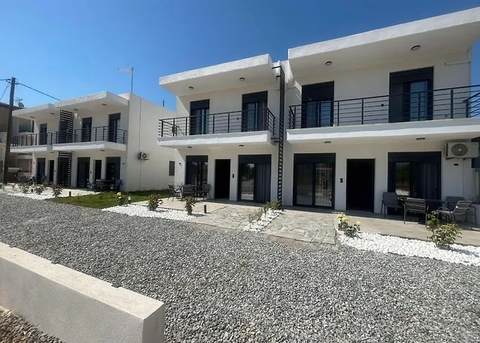 Ariadne Complex By Horizon Homes * Ofrínion