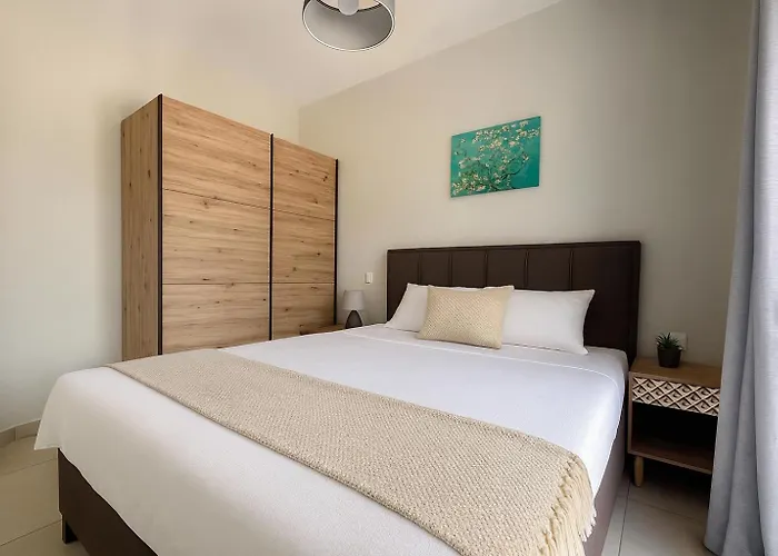 Ariadne Complex By Horizon Homes * Ofrínion