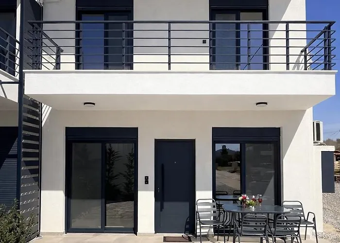 Ariadne Complex By Horizon Homes *