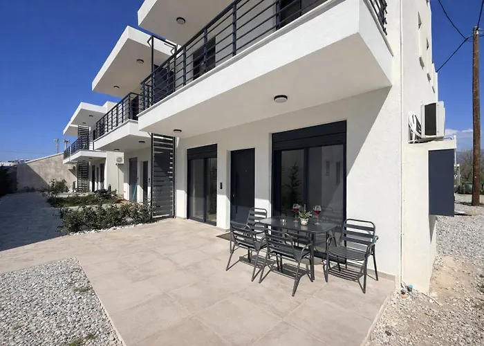Ariadne Complex By Horizon Homes Apartment