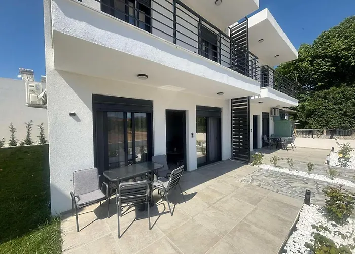 Ariadne Complex By Horizon Homes